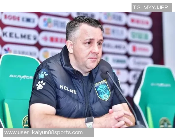 德里克怀特强调篮板球重要性呼吁全队全力以赴冲抢每一个篮板 德里克怀特强调篮板球重要性呼吁全队全力以赴冲抢每一个篮板