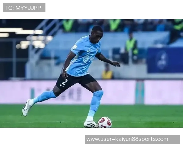 大连英博主场落后青岛西海岸阿齐兹精彩进球助队领先